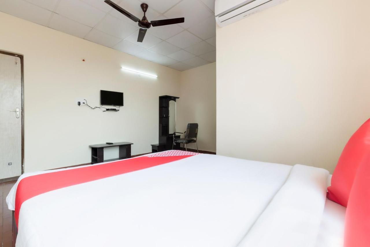 Oyo 49073 Whitefield Comforts Hotel Bangalore Exterior foto