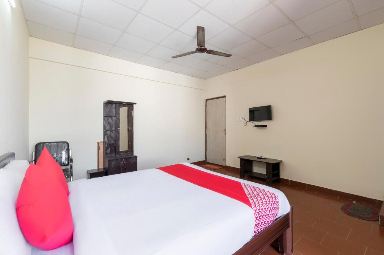 Oyo 49073 Whitefield Comforts Hotel Bangalore Exterior foto