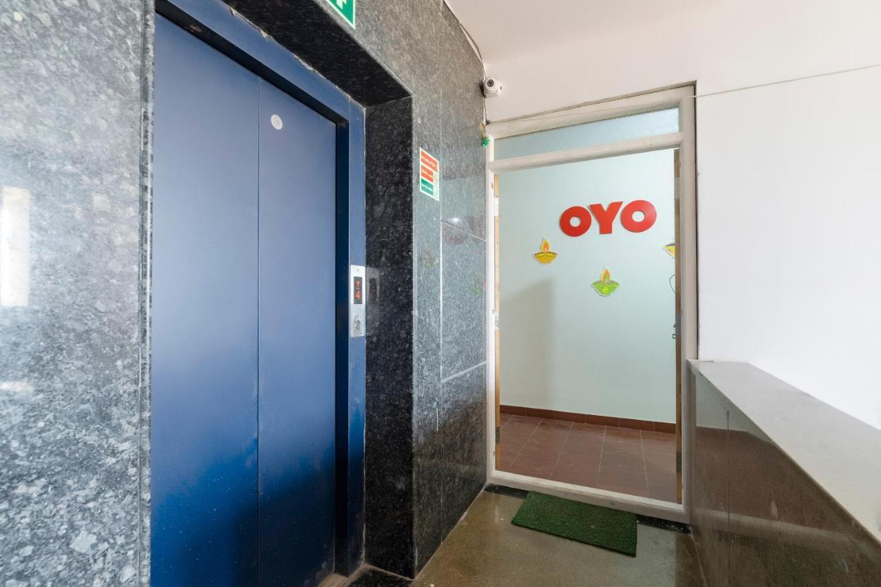 Oyo 49073 Whitefield Comforts Hotel Bangalore Exterior foto