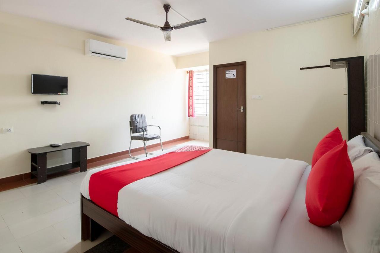 Oyo 49073 Whitefield Comforts Hotel Bangalore Exterior foto