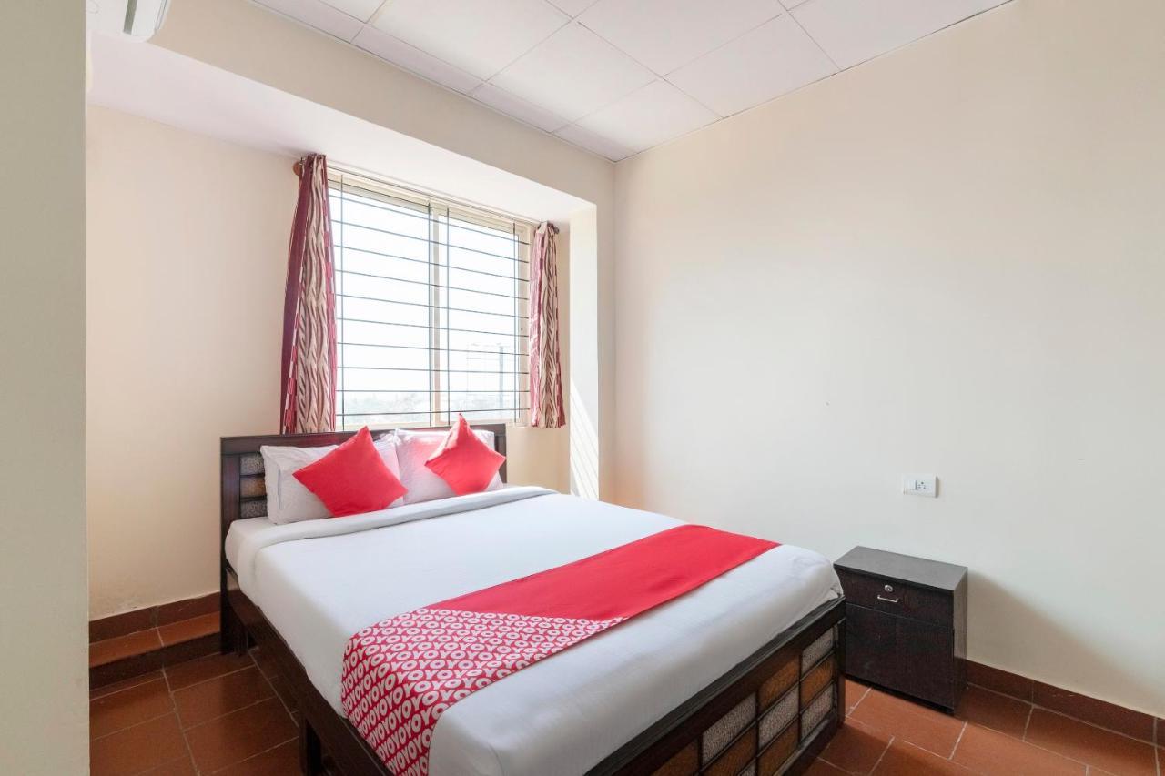 Oyo 49073 Whitefield Comforts Hotel Bangalore Exterior foto