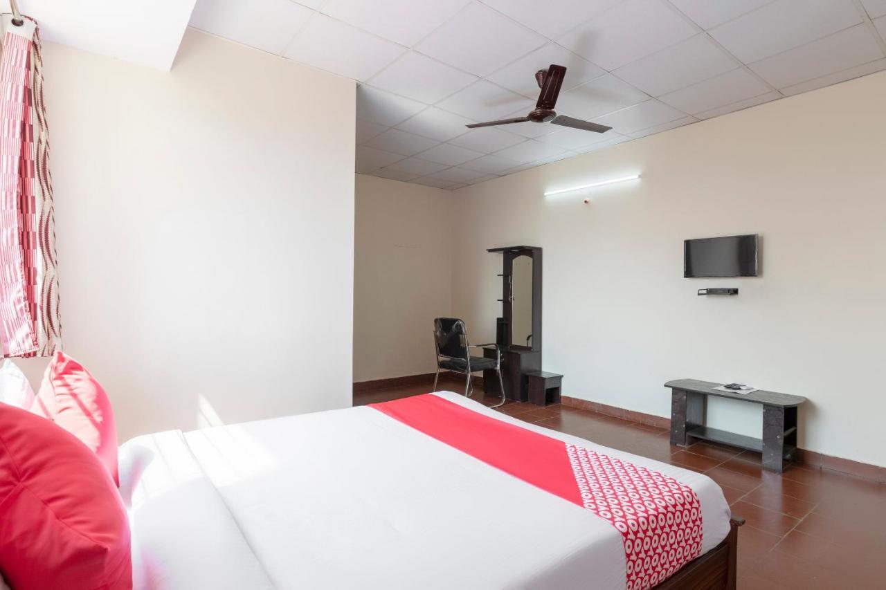 Oyo 49073 Whitefield Comforts Hotel Bangalore Exterior foto
