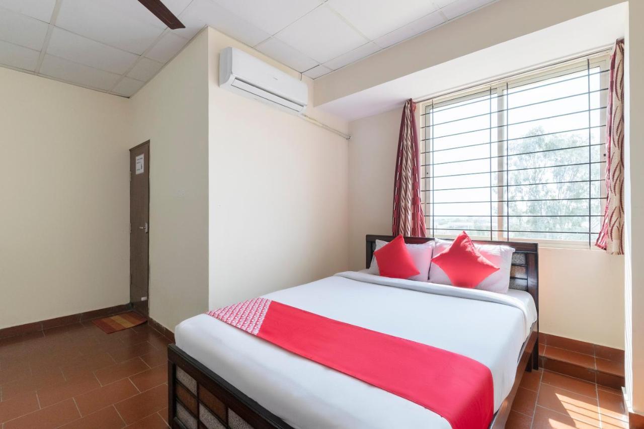 Oyo 49073 Whitefield Comforts Hotel Bangalore Exterior foto