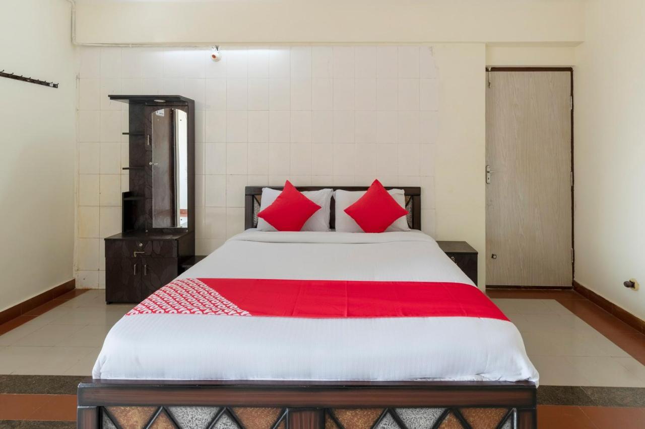 Oyo 49073 Whitefield Comforts Hotel Bangalore Exterior foto