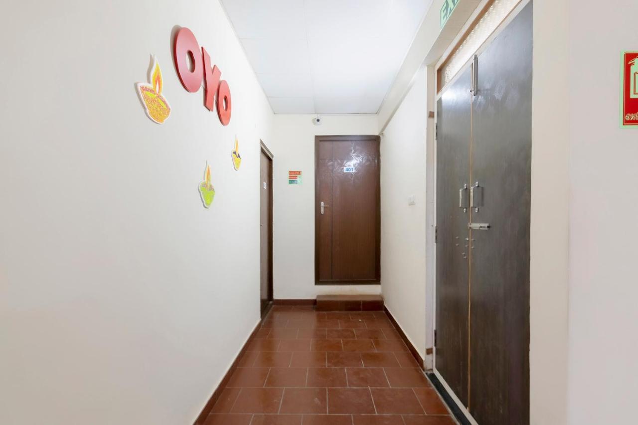Oyo 49073 Whitefield Comforts Hotel Bangalore Exterior foto